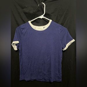 Woman’s small forever 21 navy crop top t-shirt
